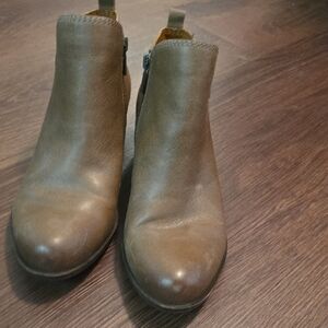 Lucky Brand Tan Ankle Booties Chelsea Style